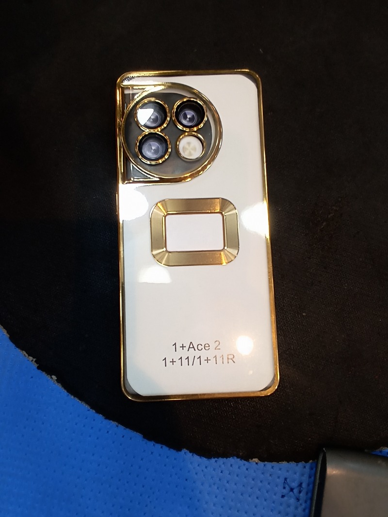 1+ Ace 2 Smartphone Cover